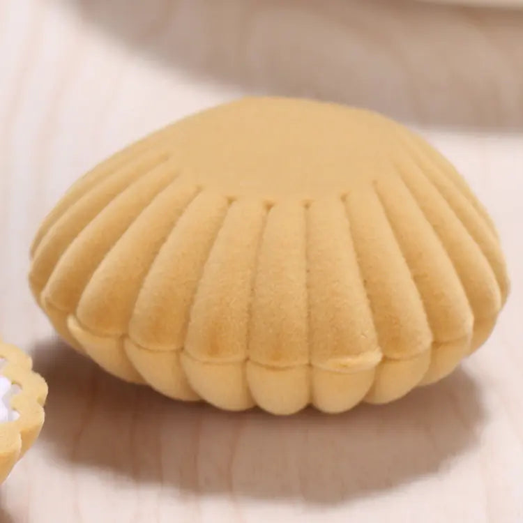 Colorful Shell-Shaped Storage Box for Personalized Necklaces