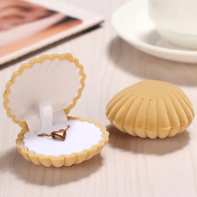 Colorful Shell-Shaped Storage Box for Personalized Necklaces